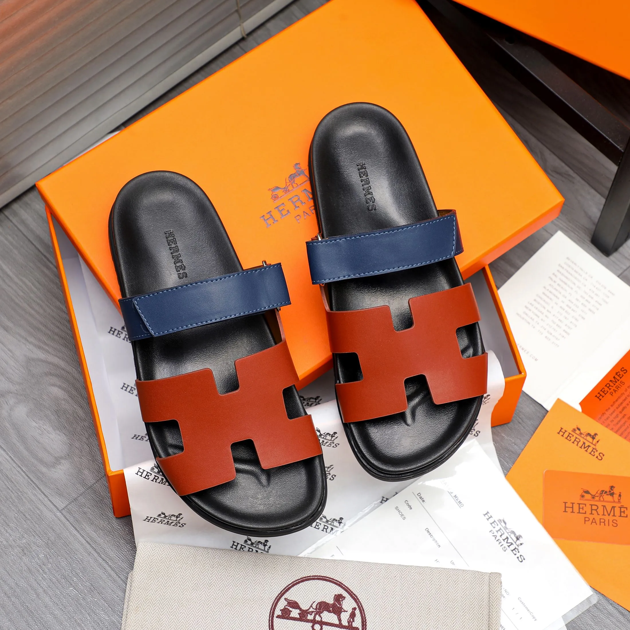 Men's shoes 💰340 Product trademark: Hermes "Hermes" Couple's slippers Regular size: 36-46 Product materials: Selected high-quality cowhide upper, microfiber lining, original outsole